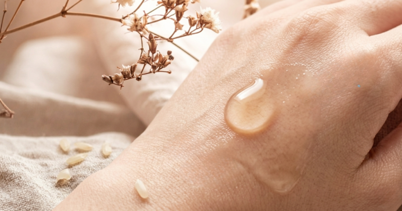 とろみのある濃厚な美容液が浸透